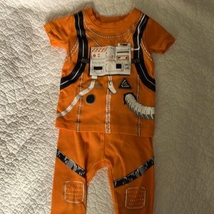 GUC Old Navy astronaut pajamas 18-24 mo